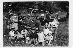 COLO ORE LES FRONTIGNES 1960 04 GERARD ET SON GROUPE